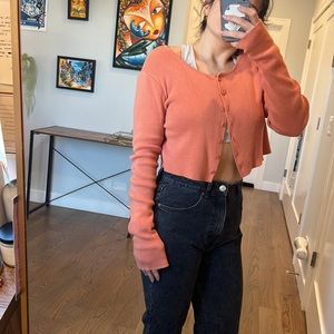 Salmon crop cardigan with long sleeves